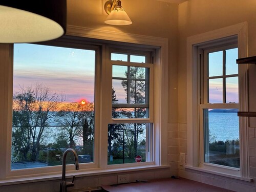 Million Dollar Sunsets Downtown Rental! 30 Days