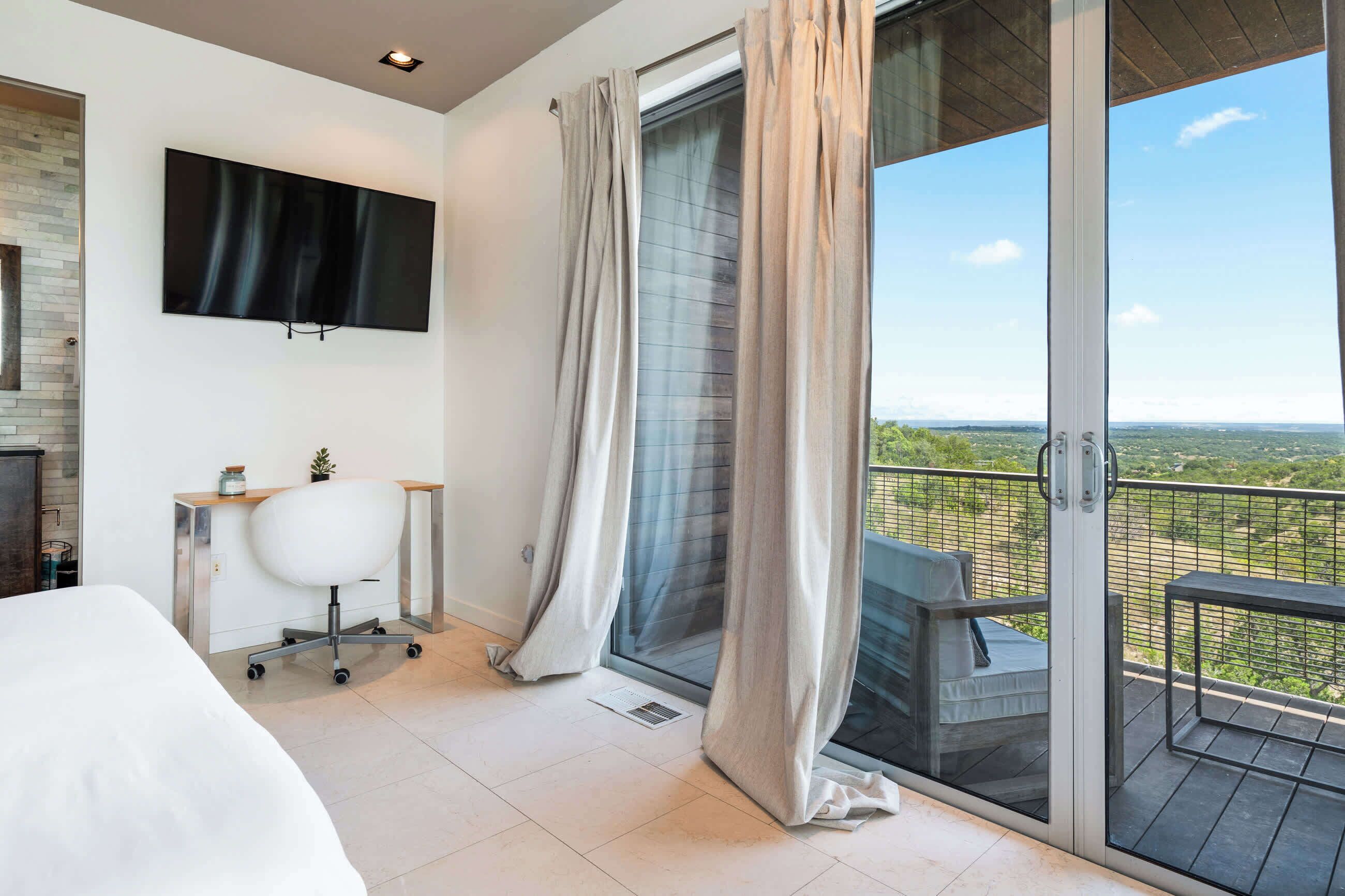 4 多间卧室、办公桌、熨斗/熨衣板、WiFi