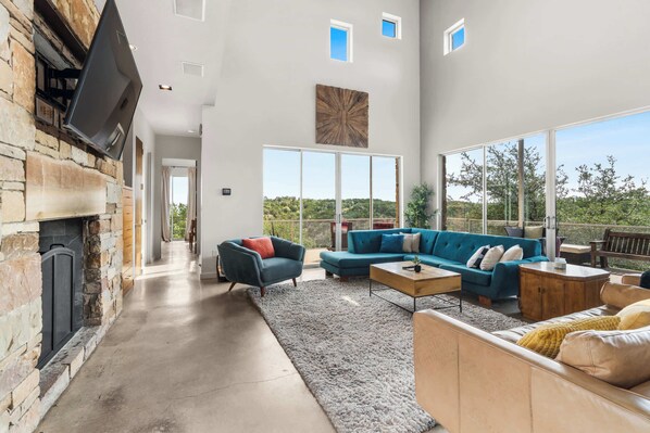 Smart TV, fireplace, offices