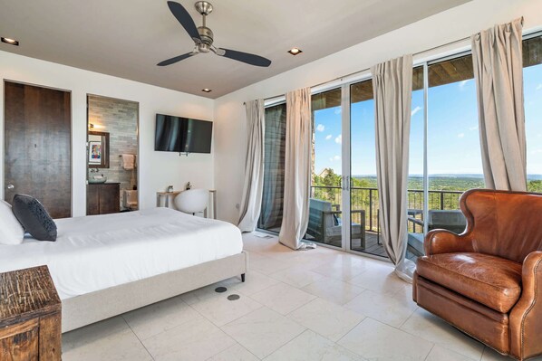 7 bedrooms, iron/ironing board, WiFi, bed sheets