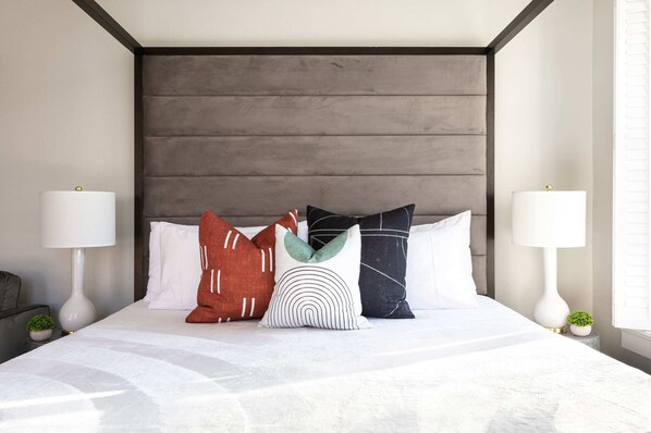 2 bedrooms, iron/ironing board, WiFi, bed sheets