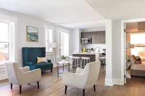 Living area - The Penn Hotel - Immerse in Gaslamp Vibes from this Stylish 2BR! (San Diego)