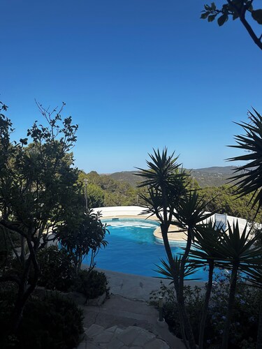 TWO BEDROOM HOUSE WITH SWIMMING POOL & AMAZING VIEWS!