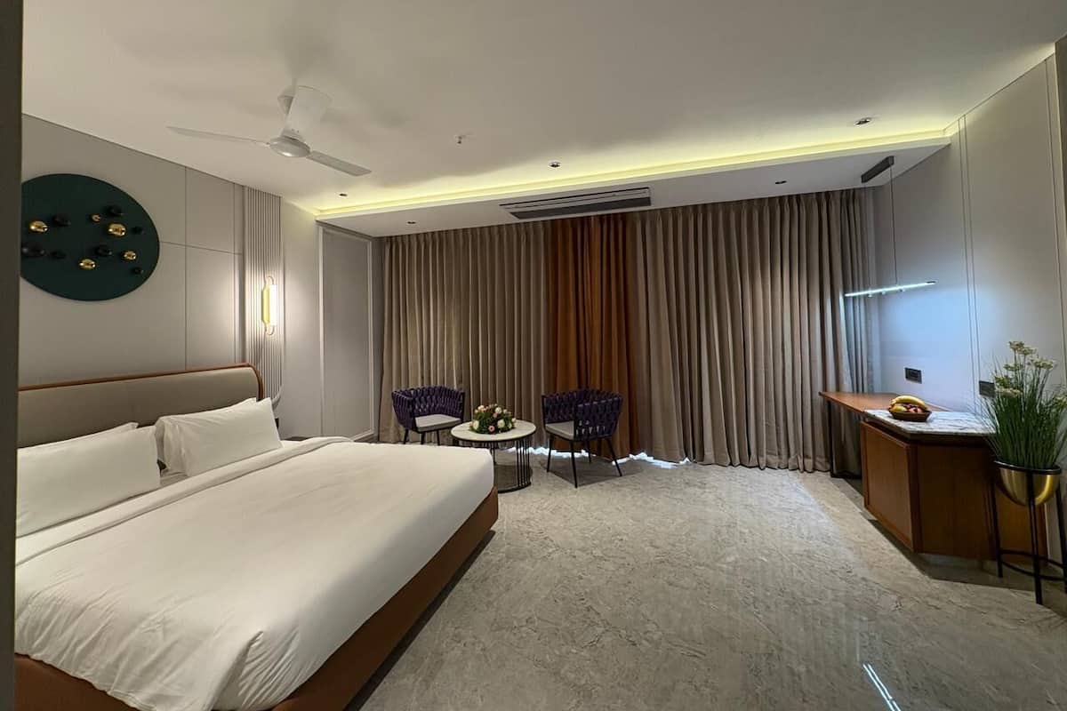 In-room safe, desk, laptop workspace, blackout drapes