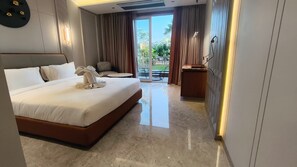 Executive Deluxe Room, Balcony, Mountain View | In-room safe, desk, laptop workspace, blackout drapes