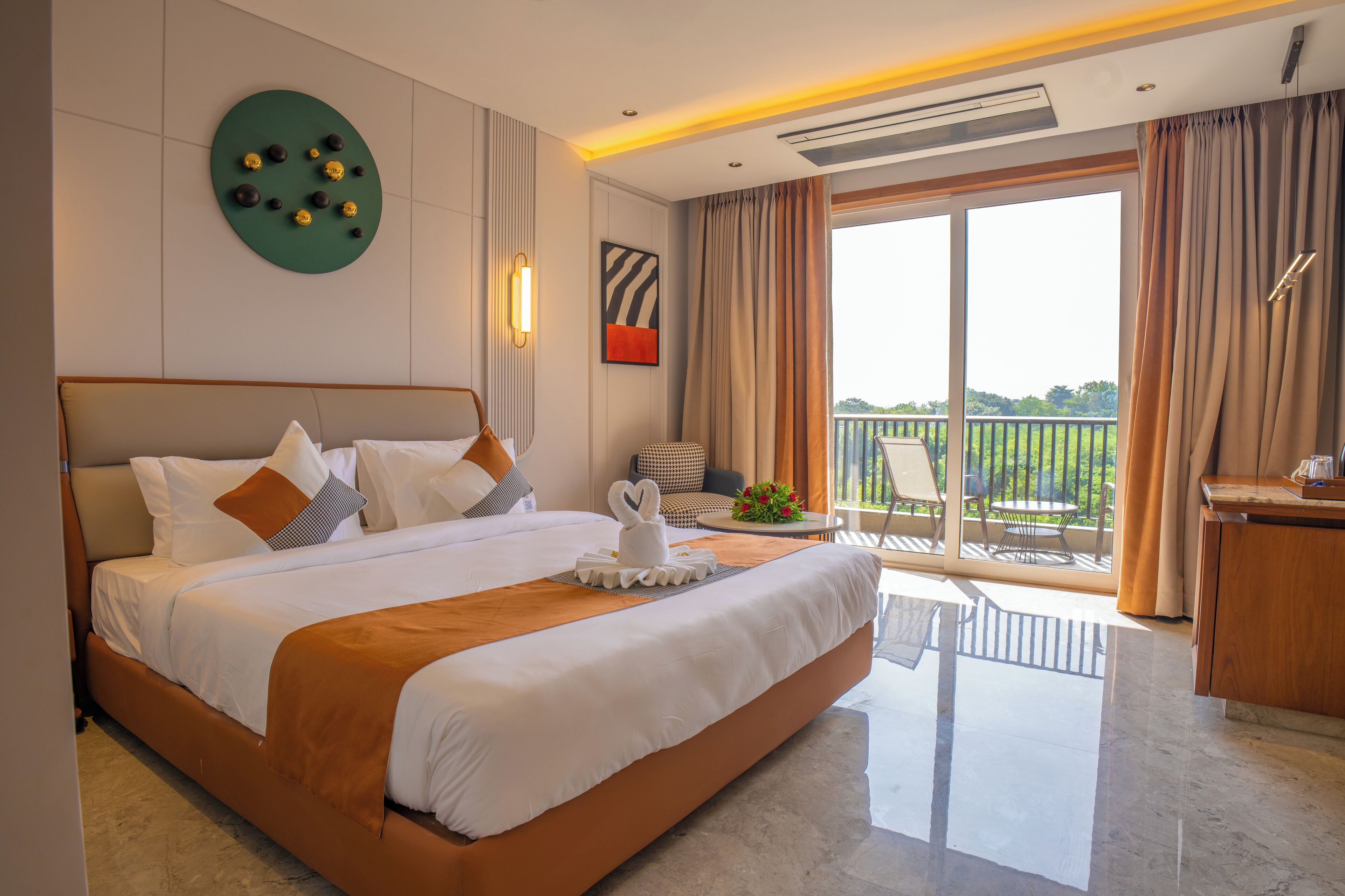 Habitación individual Premier, balcón, vista al jardín | Ropa de cama hipoalergénica y caja de seguridad en la habitación 