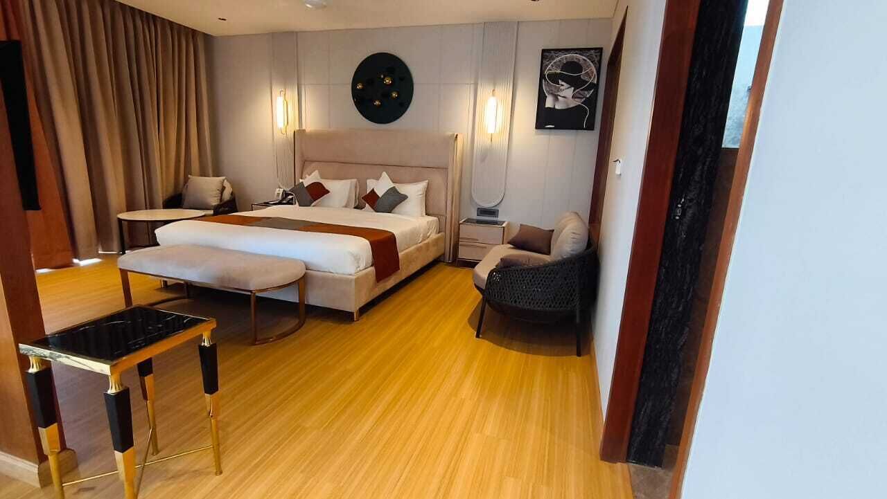 Habitación individual de luna de miel, balcón, vista a la colina | Ropa de cama hipoalergénica y caja de seguridad en la habitación 