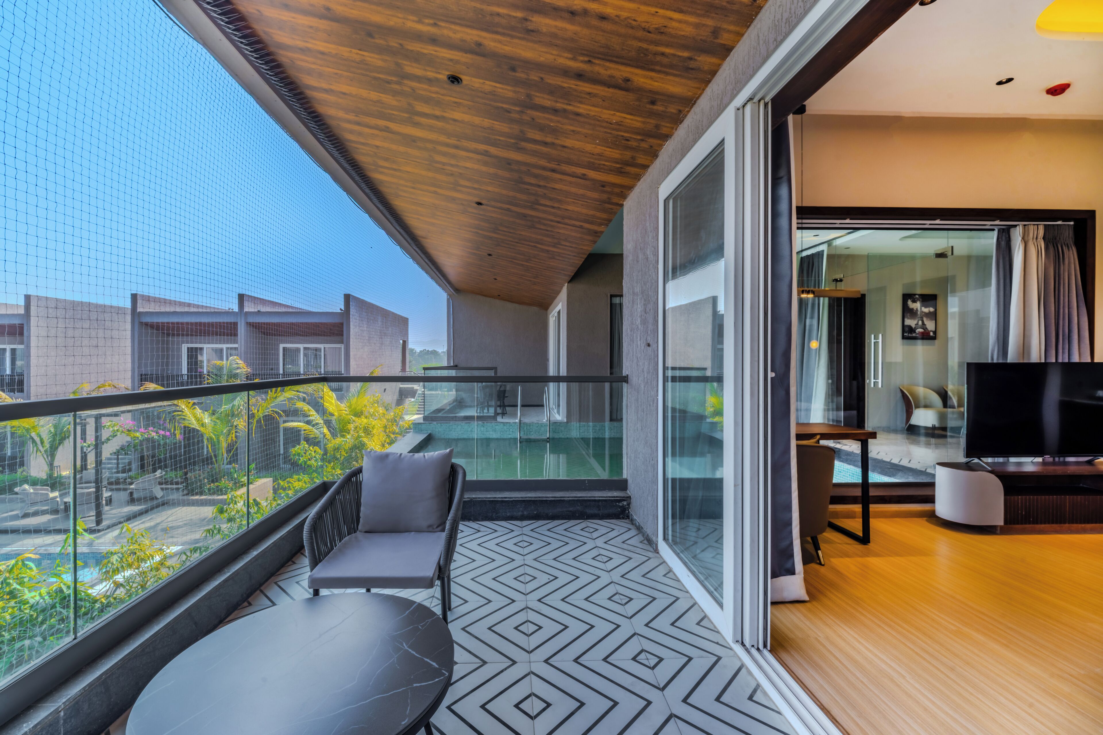 ROHINI 03 VILLA WITH ARAVALI HILLS VIEW | Hypo-allergenic bedding, in-room safe, desk, laptop workspace