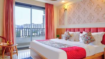 Premium bedding, minibar, soundproofing, free WiFi