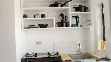 Een magnetron, een kookplaat