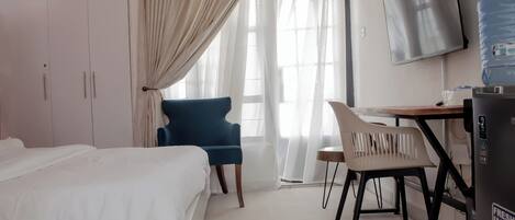 1 bedroom, iron/ironing board, internet, bed sheets