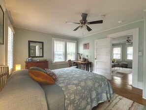 2 bedrooms, desk, iron/ironing board, free WiFi