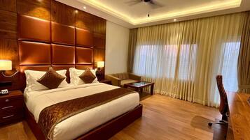 Executive Suite, Balcony, Mountain View | In-room safe, blackout curtains, soundproofing, iron/ironing board