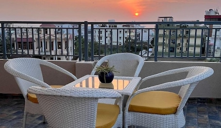 Vista a la montaña. Hotel Guru Surbhi