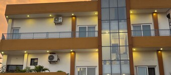 Hotel Guru Surbhi