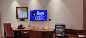Hotel Guru Surbhi