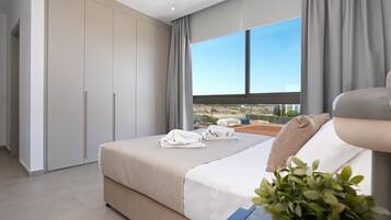 3 slaapkamers, een strijkplank/strijkijzer, internet, beddengoed