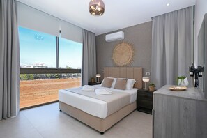 3 室のベッドルーム、アイロン / アイロン台、インターネット、ベッドシーツ