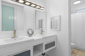 Shower, hair dryer, towels - Studio w/ King Bed & Balcony (Palmas del Mar)