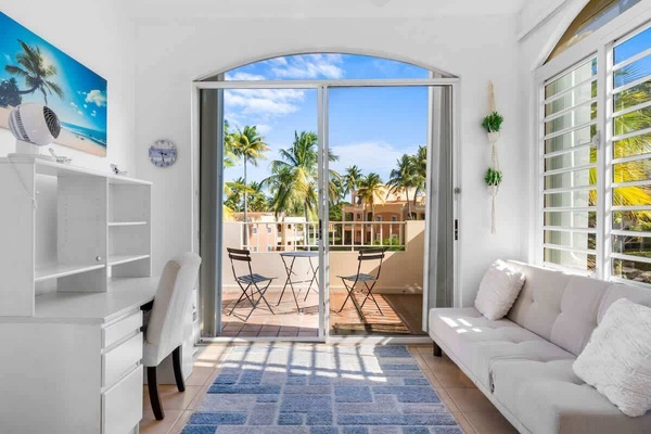 From the balcony, you can enjoy stunning views, creating a serene and relaxing environment ideal for resting and working.