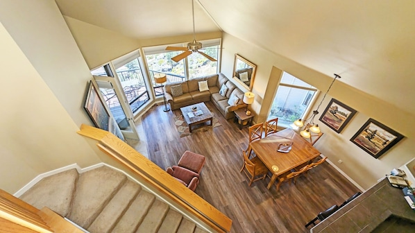 Condo, 3 Bedrooms | Living area