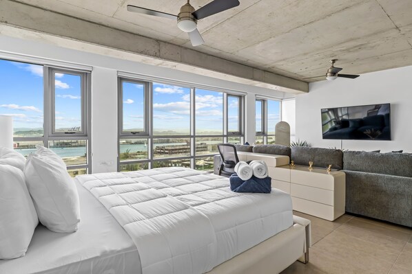 Desk, iron/ironing board, WiFi, bed sheets