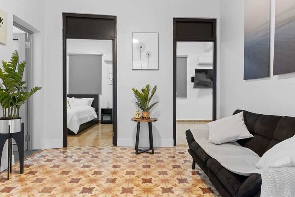 2 bedrooms, iron/ironing board, WiFi, bed sheets