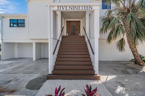 تفاصيل الفندق من الخارج