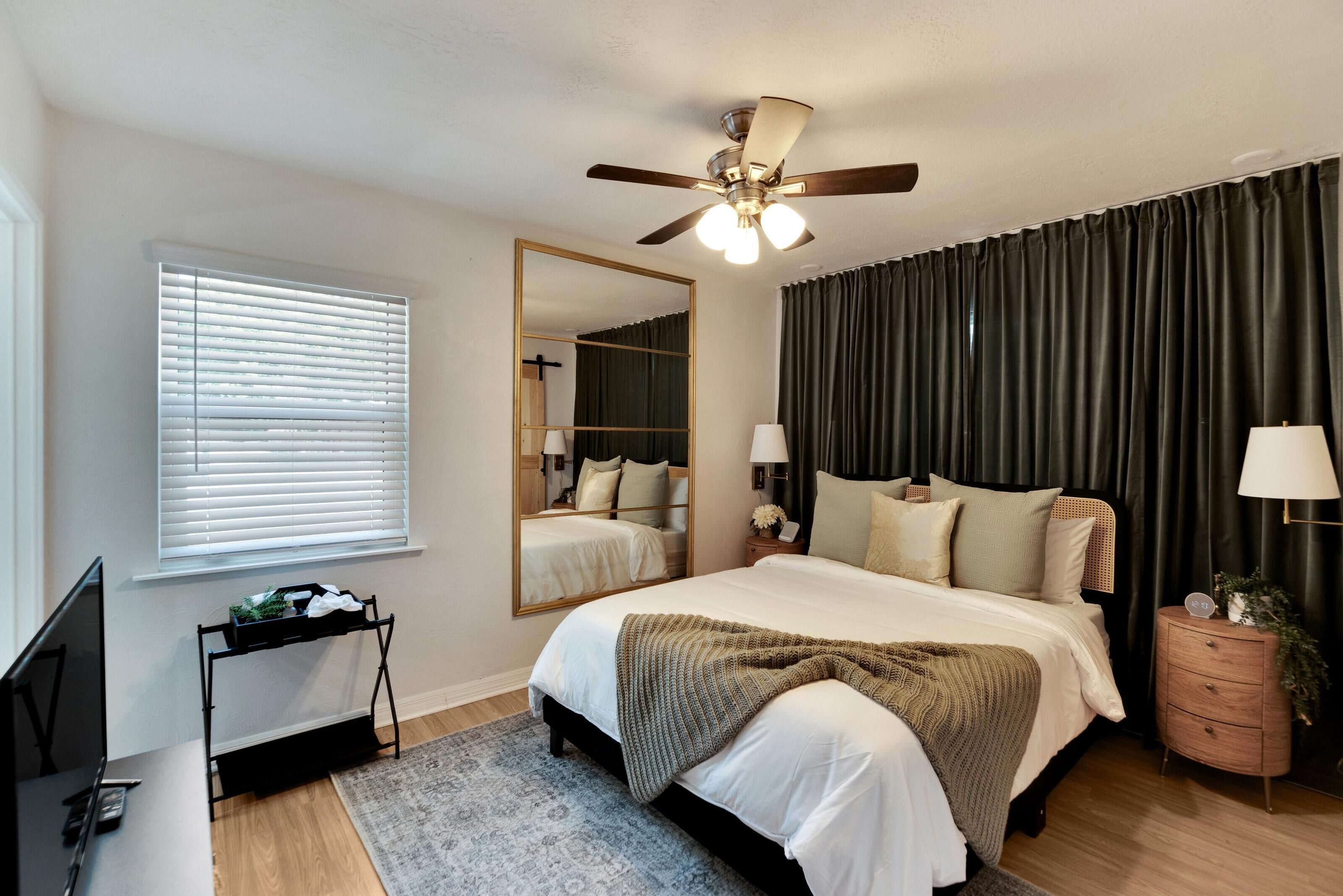 3 bedrooms, iron/ironing board, WiFi, bed sheets