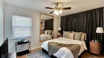 3 bedrooms, iron/ironing board, WiFi, bed sheets
