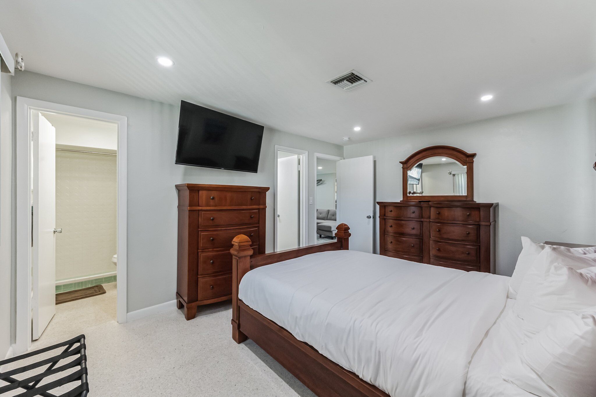 3 bedrooms, WiFi, bed sheets