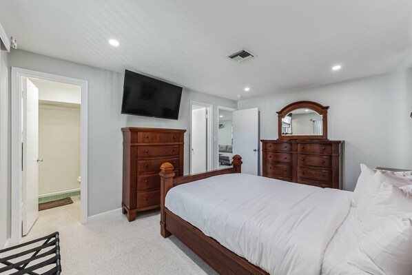 3 bedrooms, WiFi, bed sheets