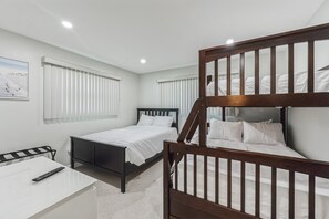 3 bedrooms, WiFi, bed sheets