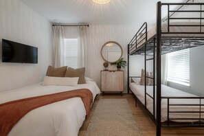 4 bedrooms, WiFi, bed sheets