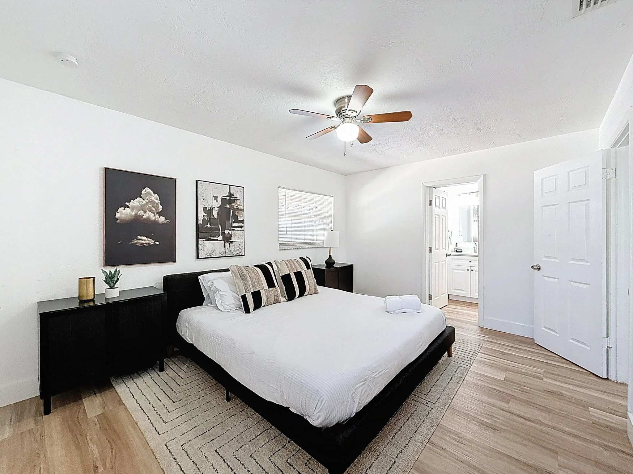 4 bedrooms, WiFi, bed sheets