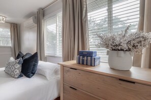 4 bedrooms, WiFi, bed sheets