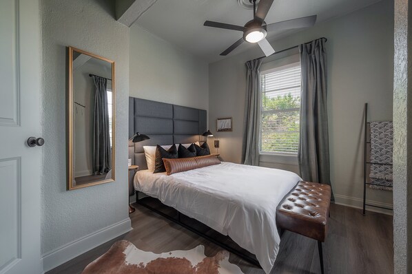 1 bedroom, desk, iron/ironing board, WiFi