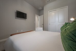 3 عدّة غرف نوم وواي فاي وملاءات أسرّة