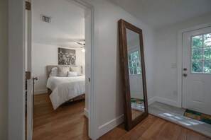 4 bedrooms, WiFi, bed sheets