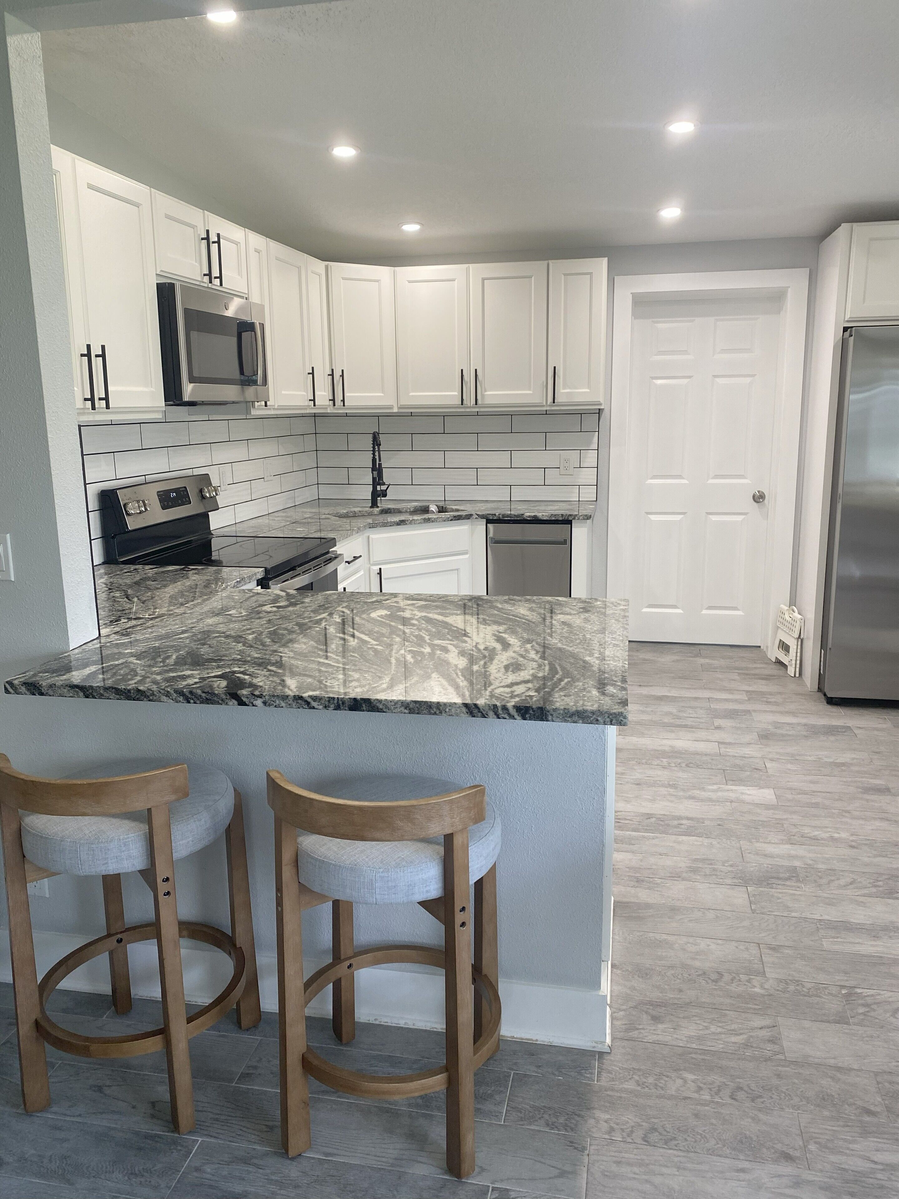 雪櫃、微波爐、焗爐、爐具