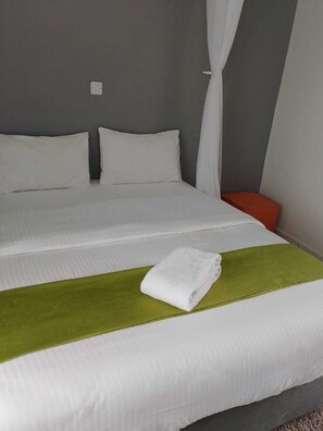 1 bedroom, iron/ironing board, Internet, bed sheets