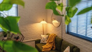 TV, offices - Stay Roanoke | King Apt | River, Brewery Downtown (Buchanan)