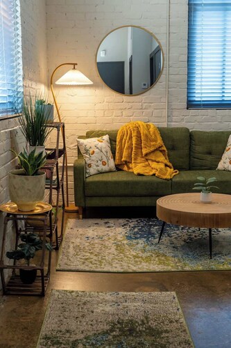 New 3 BR Apartment King Beds |Brewery |River| i-81