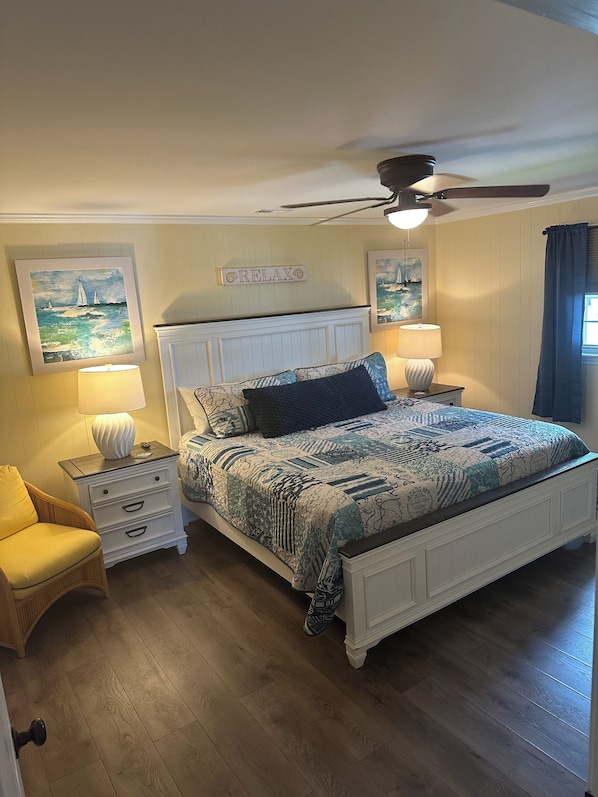 3 bedrooms, iron/ironing board, WiFi, bed sheets