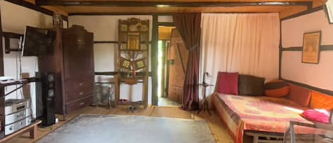 1 quarto, acesso à internet, roupa de cama