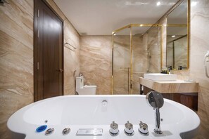 Whirlpool, Haartrockner, Handtücher, Toilettenpapier