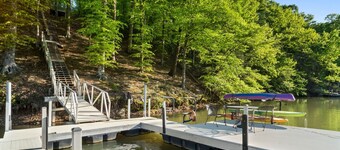 Cozy Lakefront Getaway with Dock, Fire Pit, hot tub & Screened Porch