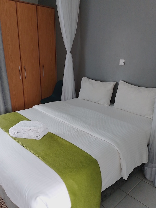1 bedroom, iron/ironing board, Internet, bed sheets