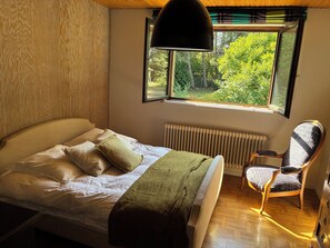 4 habitaciones, tabla de planchar con plancha y wifi gratis 