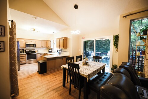 Heated Swim Spa + Outdoor Movie Theater, Private Resort